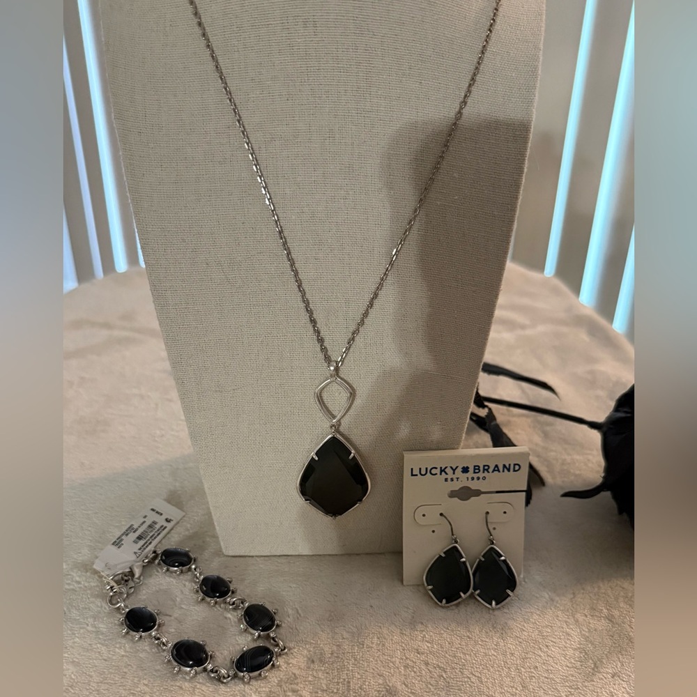 NWT - Lucky Brand Silver Necklace with Black Pendant Set ♠️